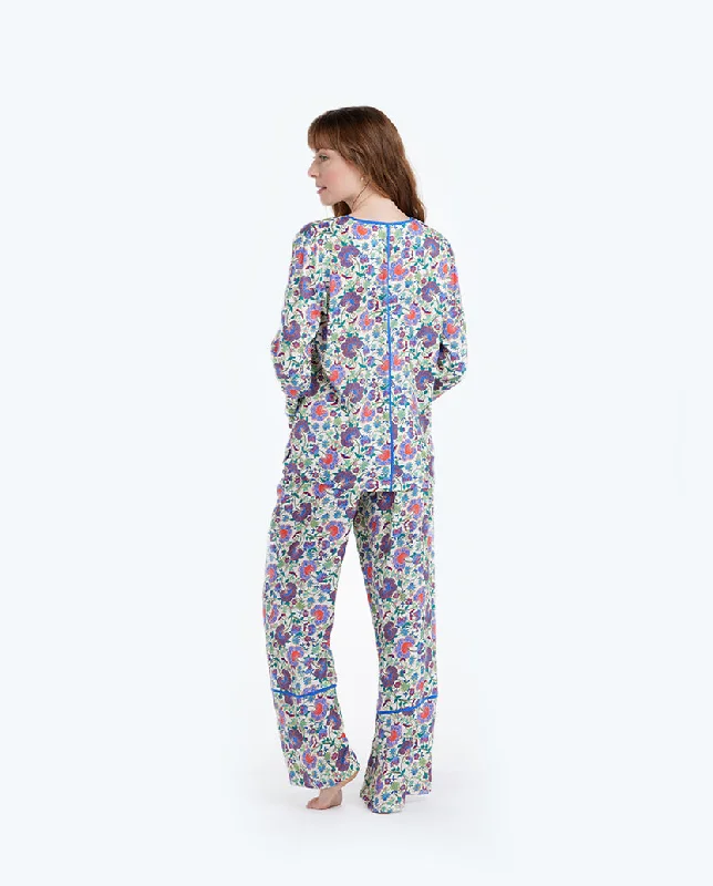 the-cloud-9-silky-pajama-set-scroll-block-print-in-violet-lava